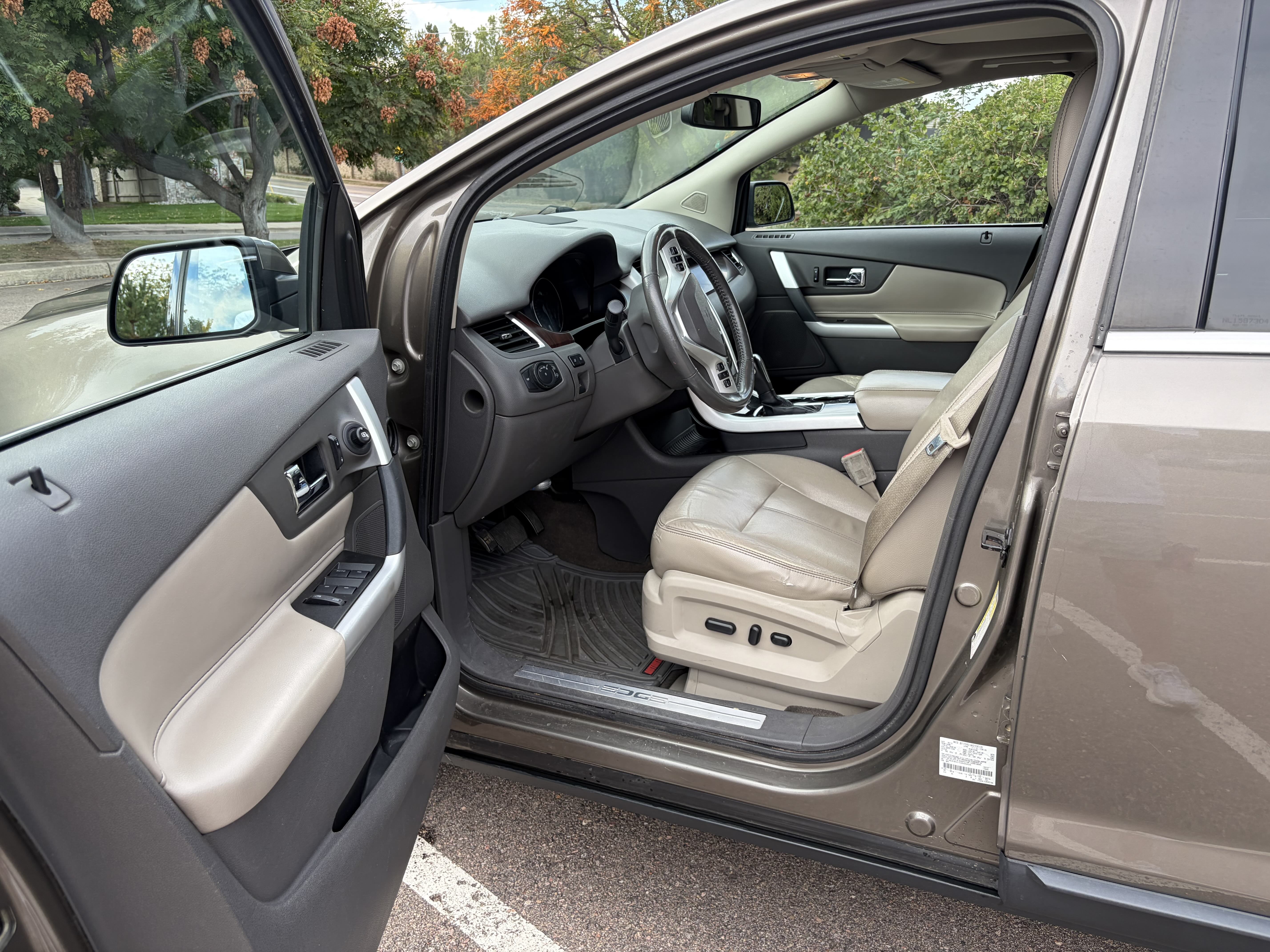 Used 2013 Ford Edge Limited AWD/4WD image 6