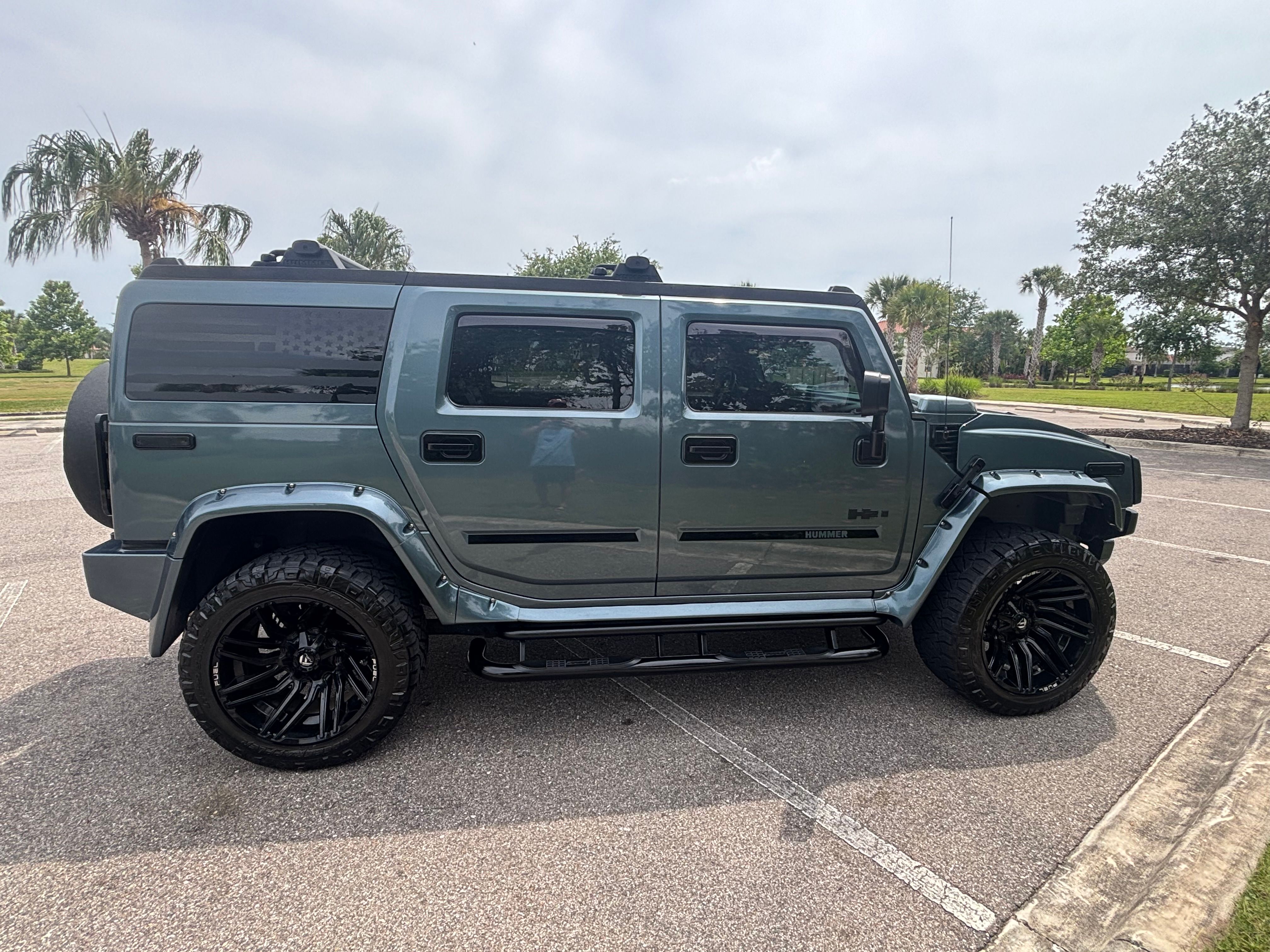 Used 2005 HUMMER H2 w/ Preferred Equipment Group AWD/4WD image 1