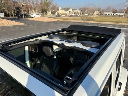 Used 2024 Jeep Wrangler Unlimited Sahara w/ Technology Group image 9