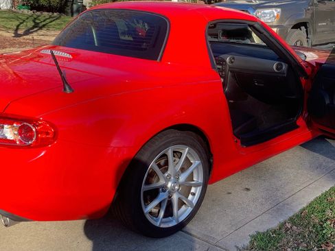 Used 2012 MAZDA MX-5 Miata Touring w/ Suspension Pkg RWD image 5