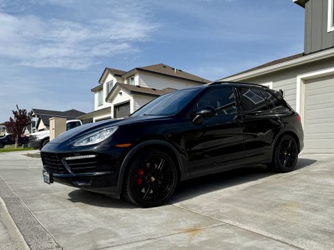 Used 2014 Porsche Cayenne AWD/4WD image 2