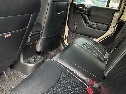 Used 2017 Jeep Wrangler Unlimited Sport w/ Connectivity Group image 20