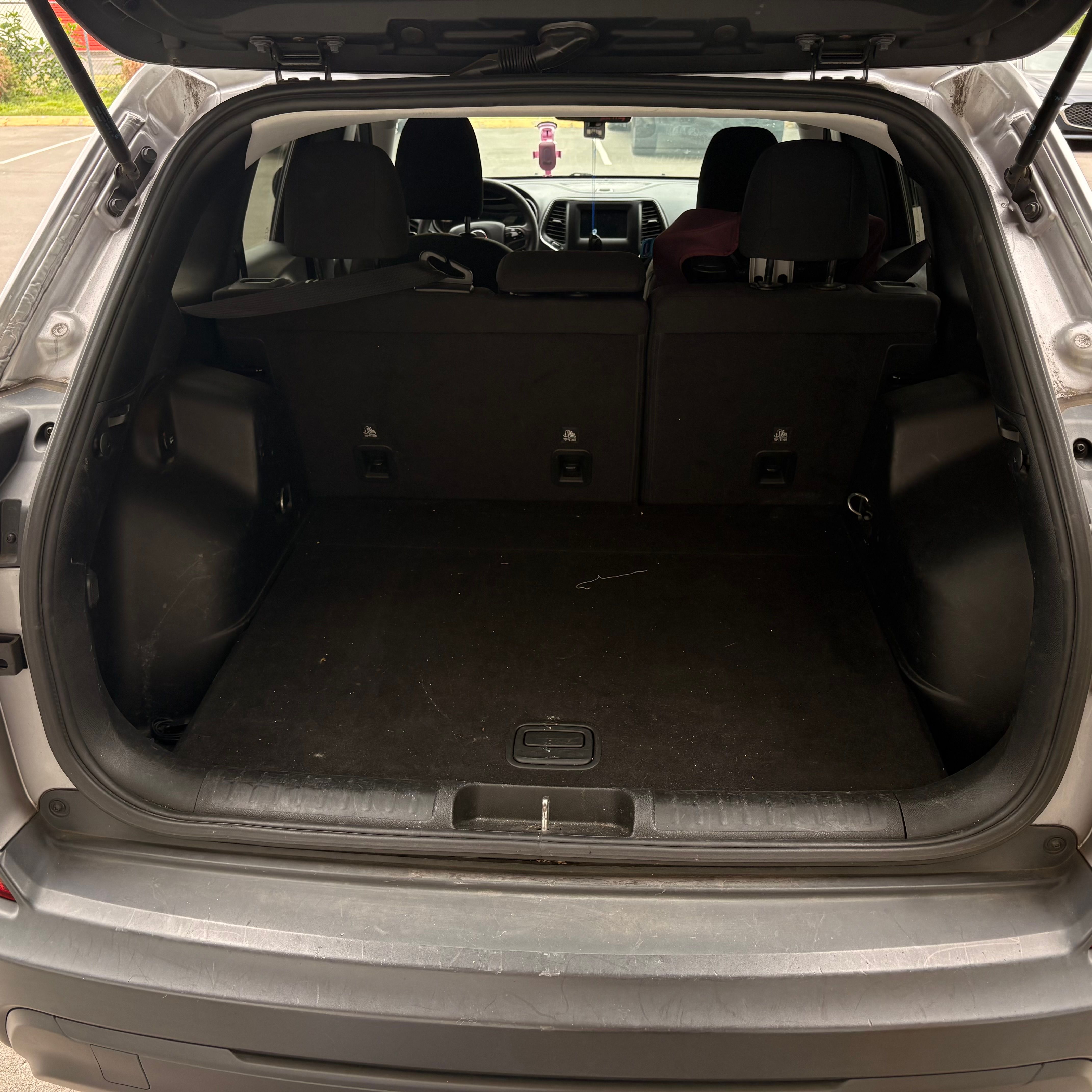 Used 2020 Jeep Cherokee Latitude FWD image 14