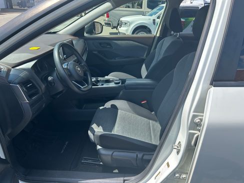 Used 2021 Nissan Rogue S AWD/4WD image 6