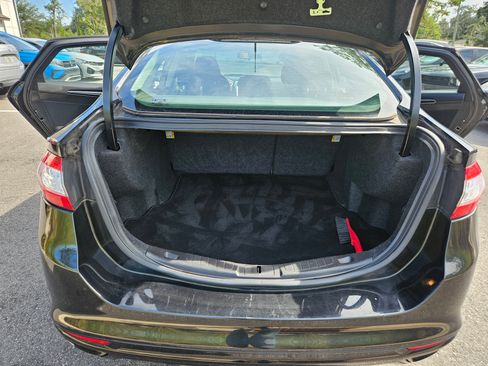 Used 2014 Ford Fusion SE w/ Equipment Group 201A FWD image 12