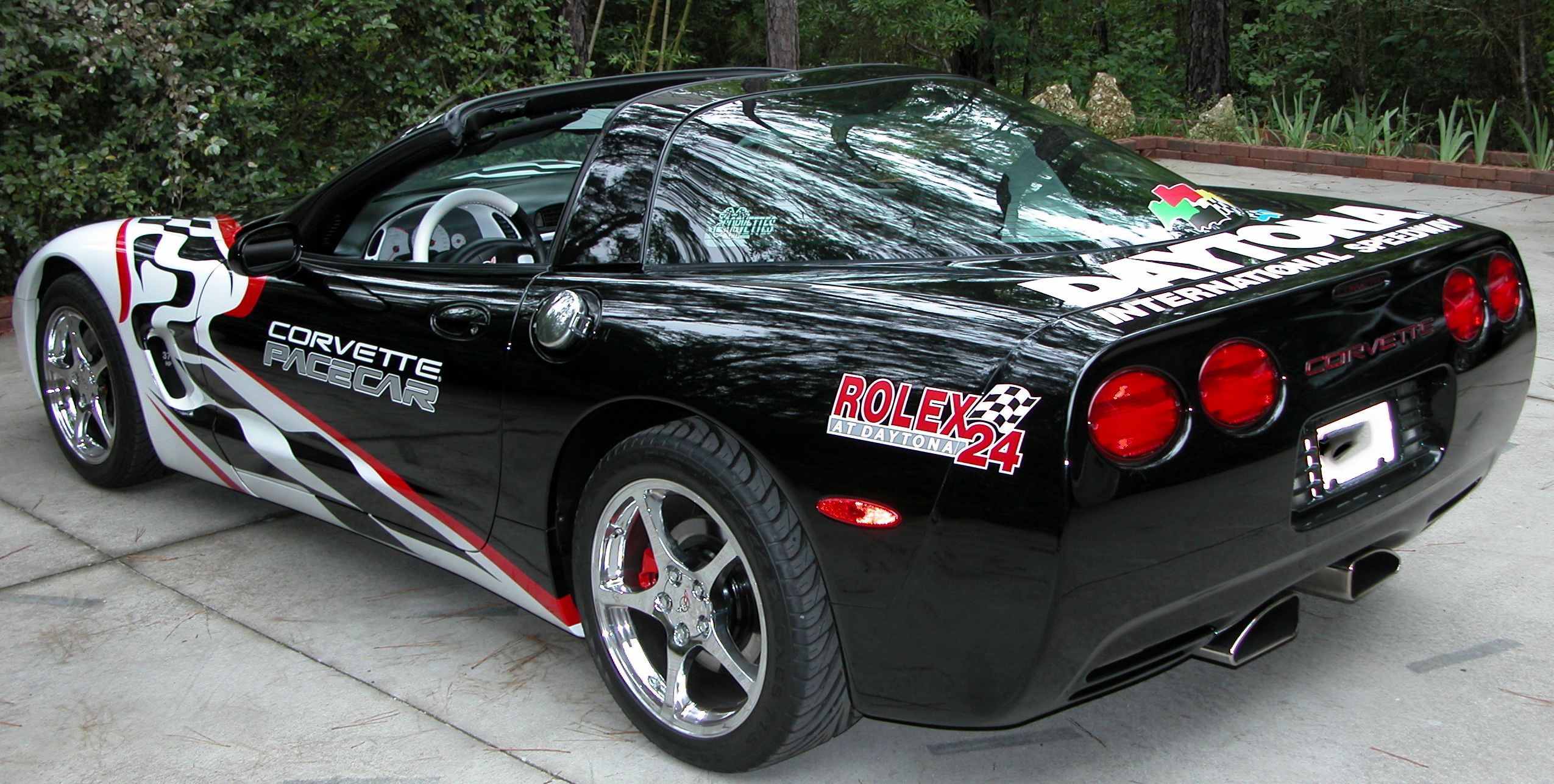 Used 1998 Chevrolet Corvette Coupe w/ Roof Pkg RWD image 19