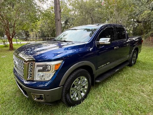 Used 2018 Nissan Titan Platinum Reserve RWD image 14