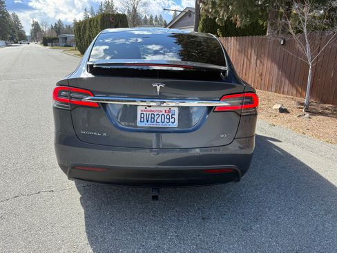 Used 2016 Tesla Model X 90D image 25