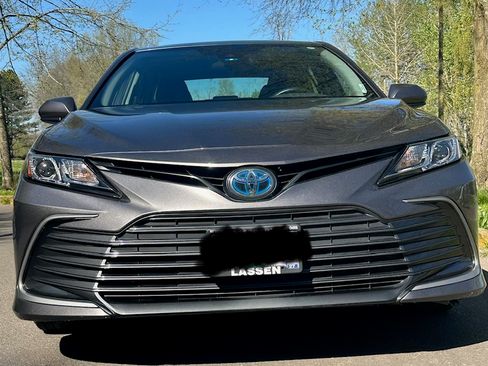Used 2023 Toyota Camry LE image 4