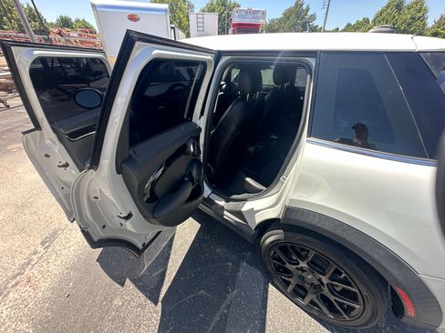 Used 2016 MINI Cooper S image 11