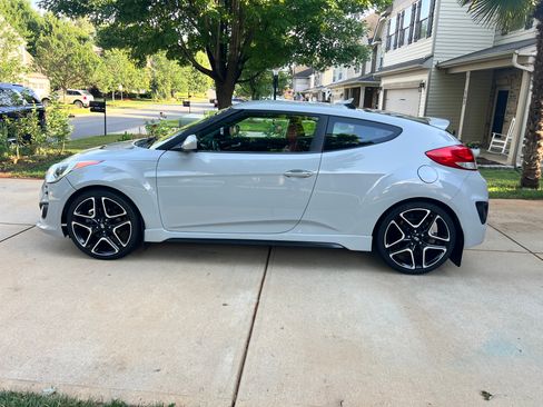 Used 2015 Hyundai Veloster Turbo R-Spec FWD image 1