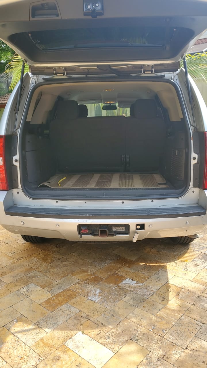 Used 2011 Chevrolet Tahoe LS w/ Convenience Package RWD image 4