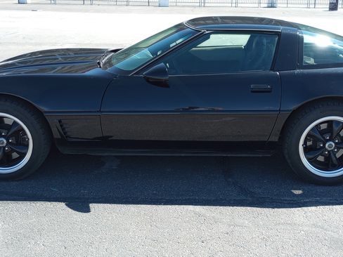 Used 1995 Chevrolet Corvette Coupe image 1