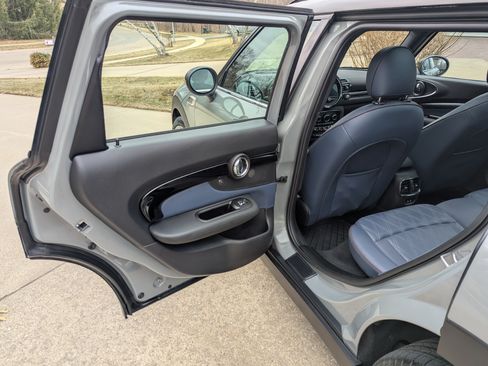 Used 2019 MINI Cooper Clubman S w/ Driver Assistance Package image 9