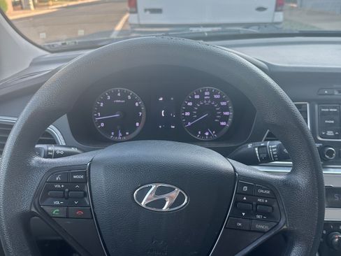 Used 2015 Hyundai Sonata SE image 11