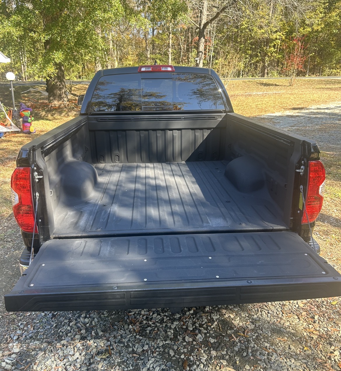 Used 2020 Toyota Tundra SR5 w/ SR5 Upgrade Package AWD/4WD image 8