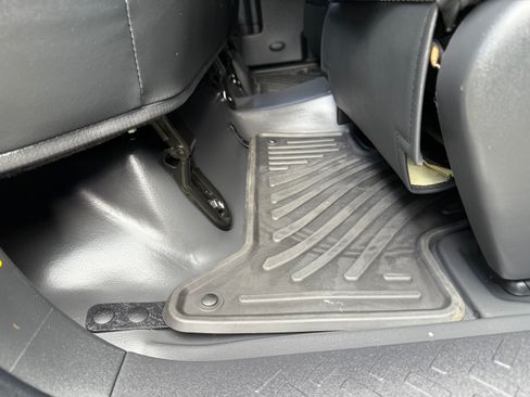 Used 2014 Toyota FJ Cruiser 4WD image 28