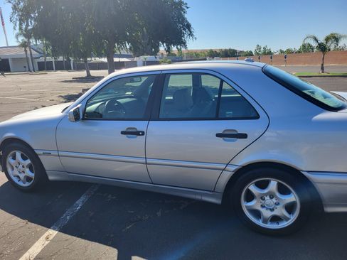 Used 2000 Mercedes-Benz C 280 Sedan image 14