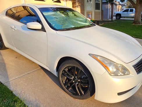 Used 2009 INFINITI G37 x Coupe w/ Premium Pkg AWD/4WD image 4