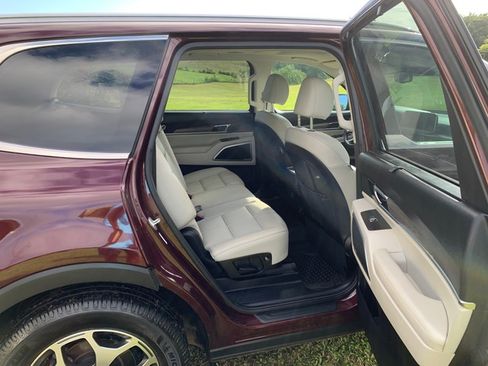 Used 2020 Kia Telluride EX image 10