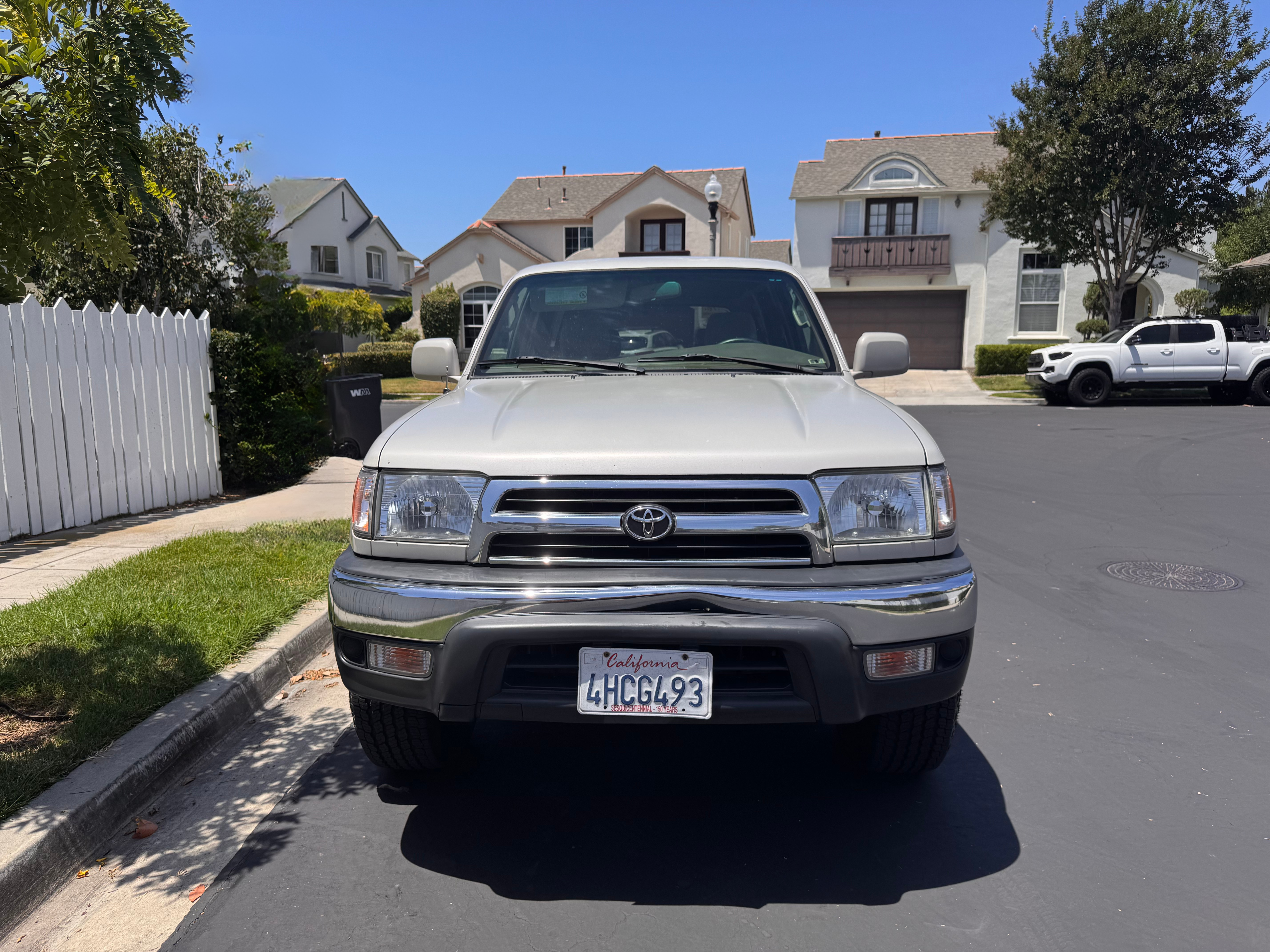 Used 1999 Toyota 4Runner SR5 w/ Upgrade Value Pkg 4 AWD/4WD image 2