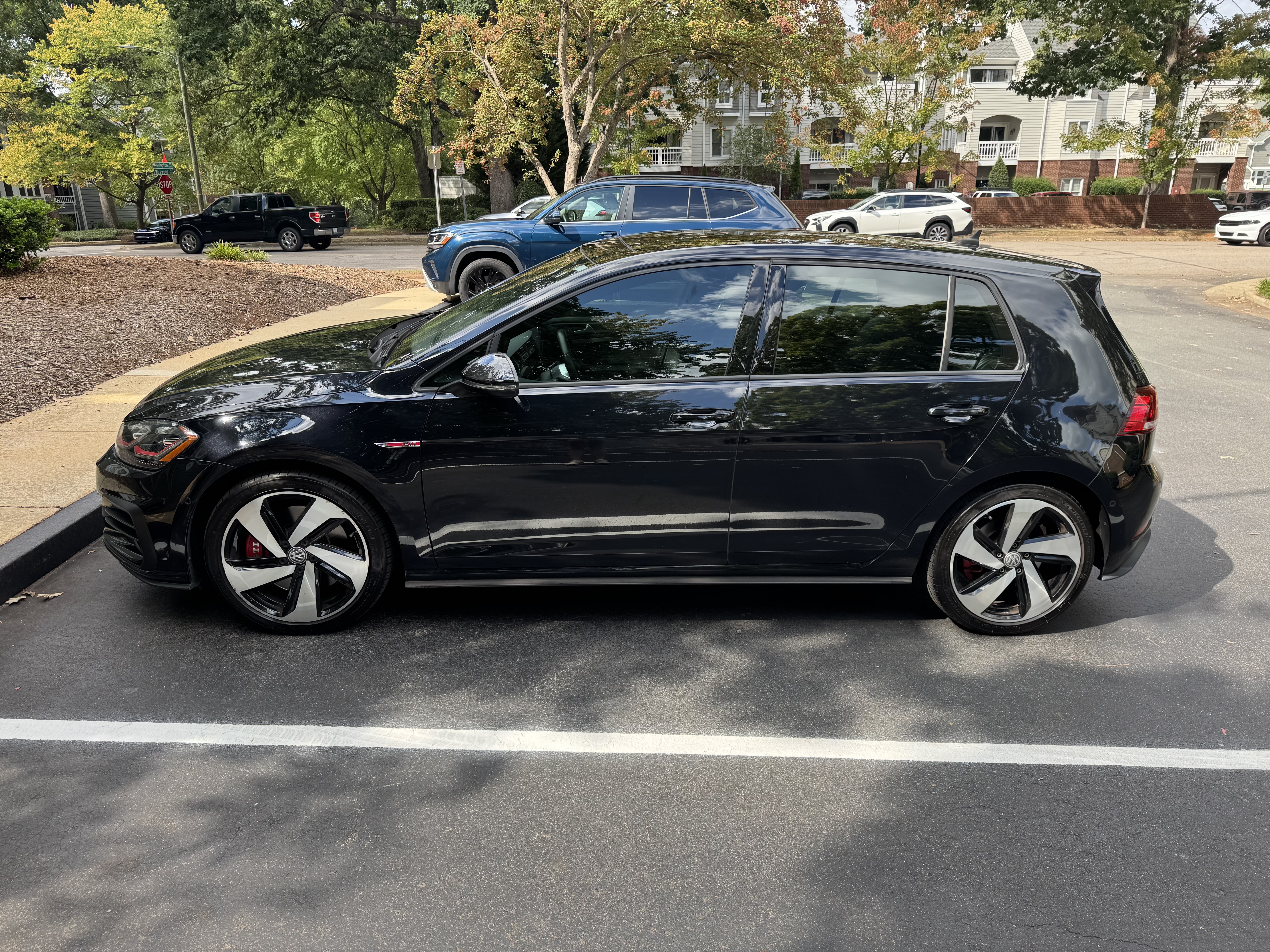 Used 2020 Volkswagen GTI Autobahn FWD image 8