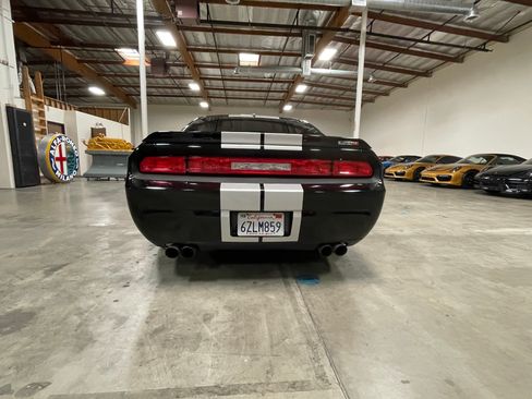 Used 2012 Dodge Challenger SRT8 w/ Premium Sound Group image 6