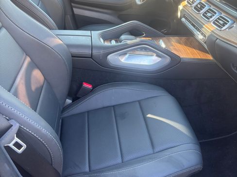 Used 2025 Mercedes-Benz GLS 450 4MATIC image 13