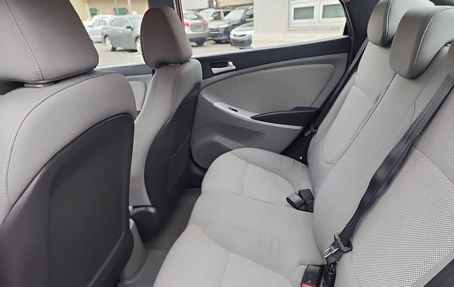 Used 2012 Hyundai Accent GLS FWD image 12