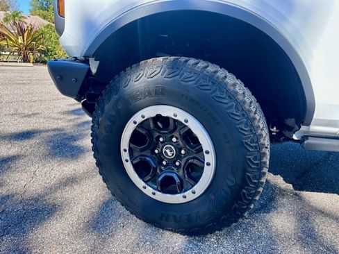Used 2024 Ford Bronco Badlands image 12