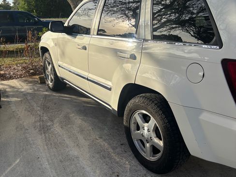 Used 2006 Jeep Grand Cherokee Limited image 2