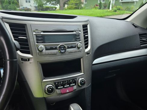 Used 2011 Subaru Legacy 2.5i AWD/4WD image 11
