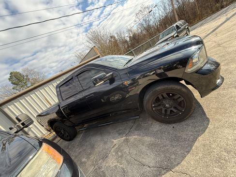 Used 2016 RAM 1500 Sport w/ Black Ram 1500 Sport Group image 12