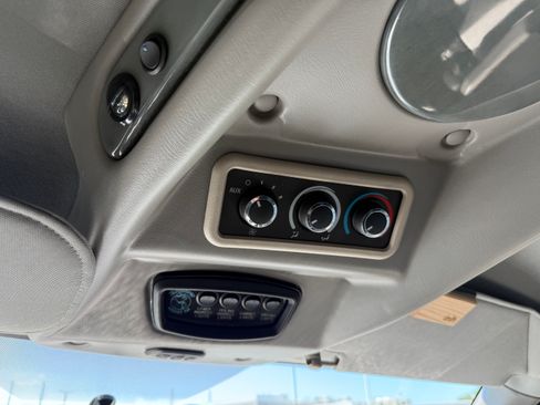 Used 2017 Chevrolet Express 2500 Extended image 21