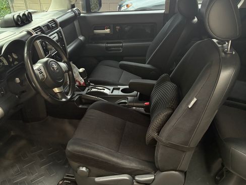 Used 2007 Toyota FJ Cruiser 4WD image 10