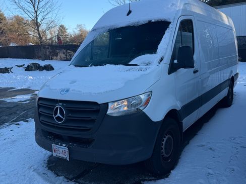 Used 2022 Mercedes-Benz Sprinter 2500 image 1