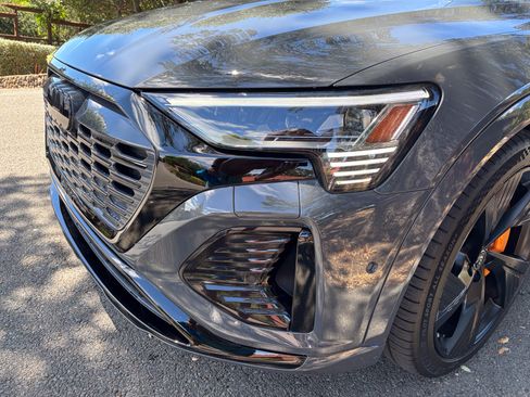 Used 2024 Audi Q8 e-tron Prestige AWD/4WD image 12