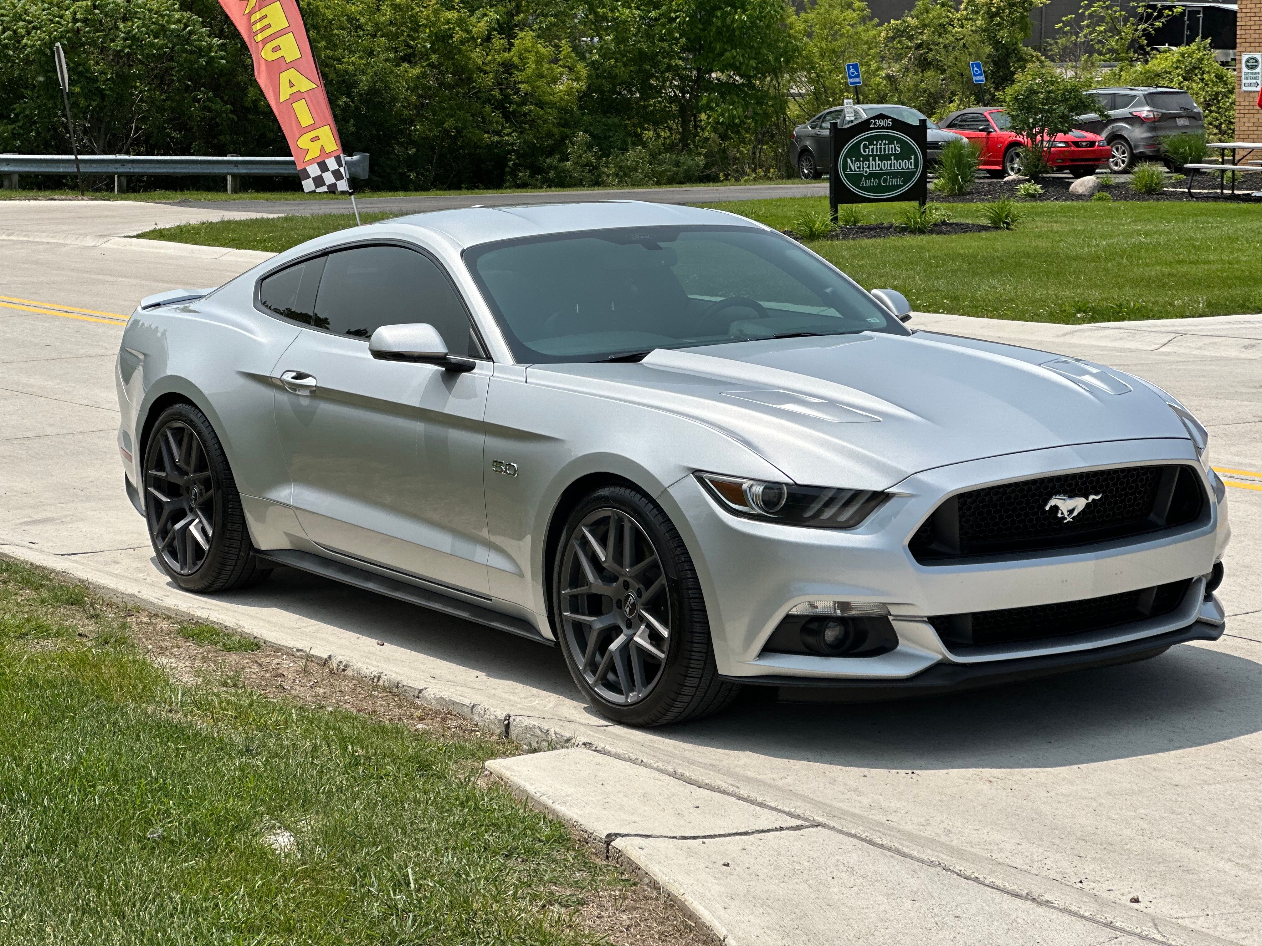 Used 2016 Ford Mustang GT Premium RWD image 2