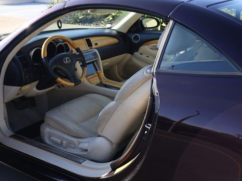 Used 2004 Lexus SC 430 Convertible RWD image 15