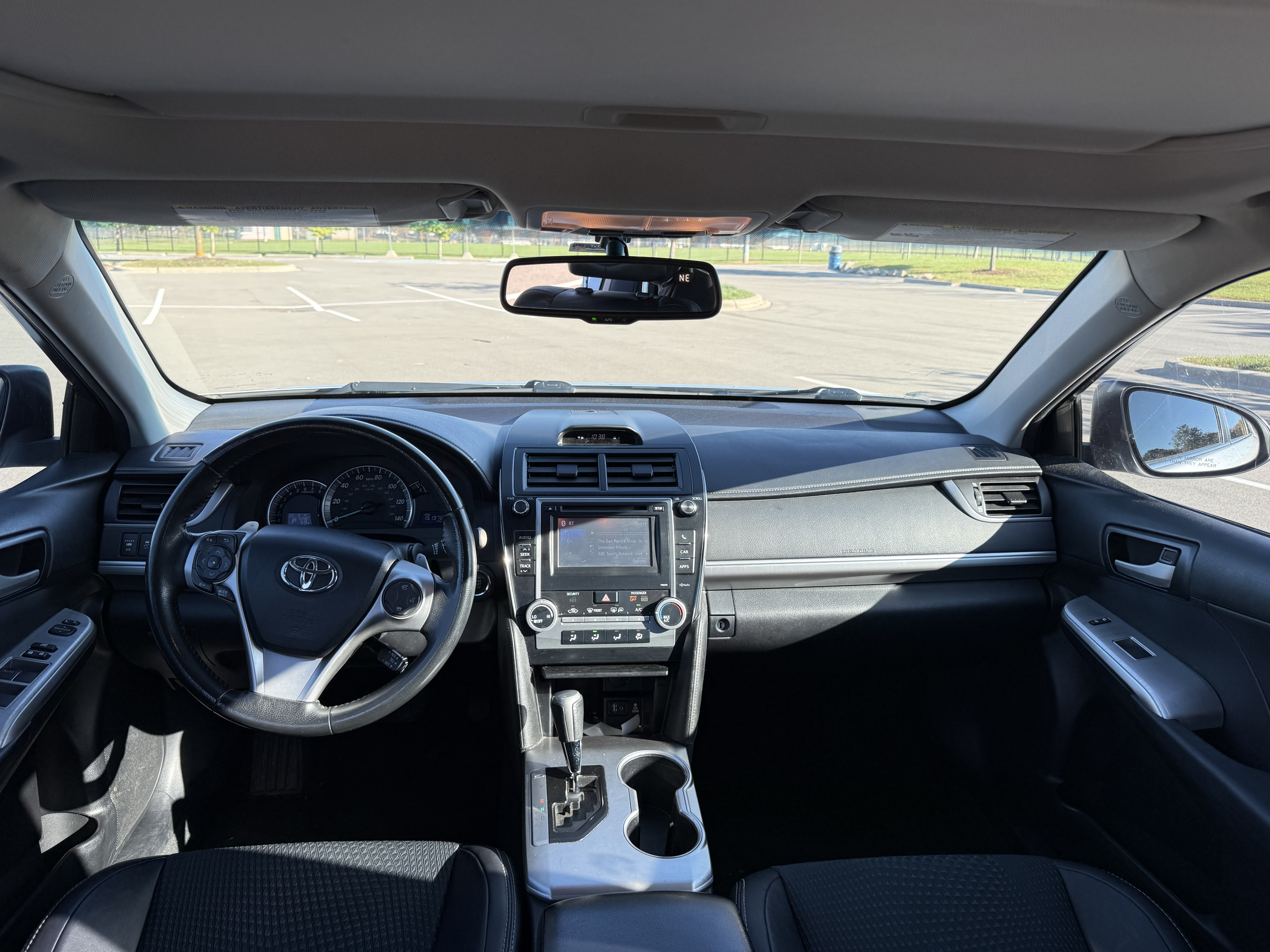 Used 2013 Toyota Camry SE w/ Convenience Pkg FWD image 6