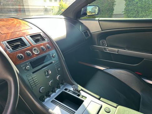 Used 2005 Aston Martin DB9 Coupe RWD image 8