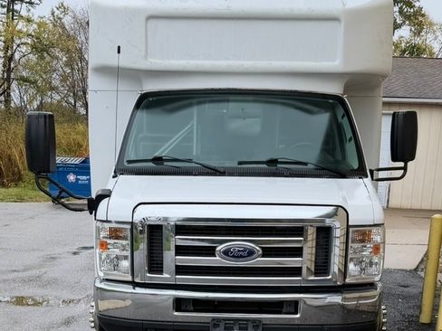 Used 2016 Ford E-450 and Econoline 450 Super Duty w/ Shuttle Bus Prep Package RWD image 23