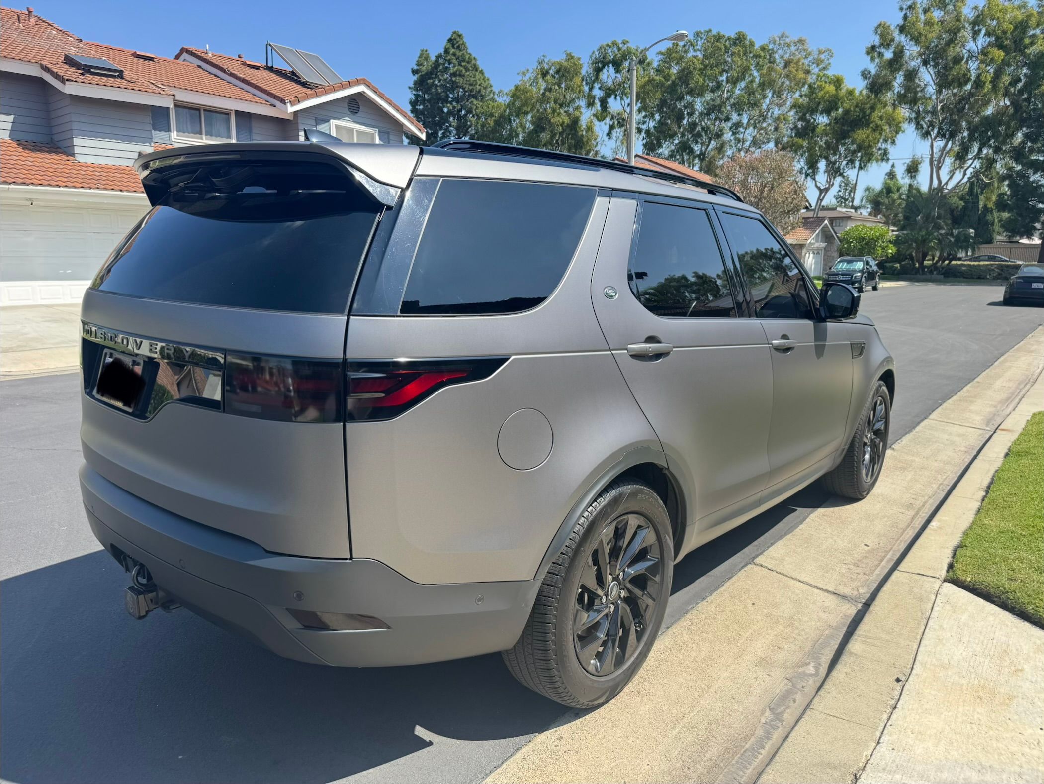 Used 2024 Land Rover Discovery S AWD/4WD image 8