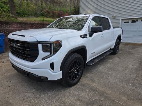 Used 2023 GMC Sierra 1500 Elevation image 2