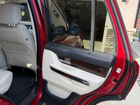 Used 2012 Land Rover Range Rover Sport HSE LUX w/ Luxury Interior Pkg image 11