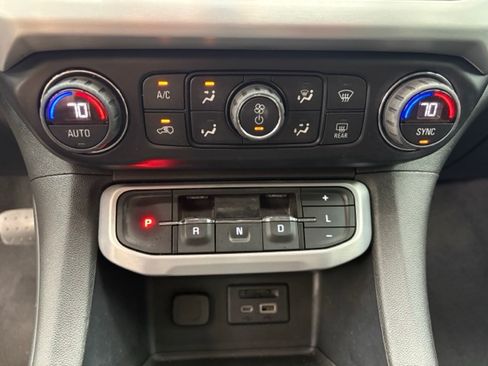 Used 2020 GMC Acadia SLT FWD image 13