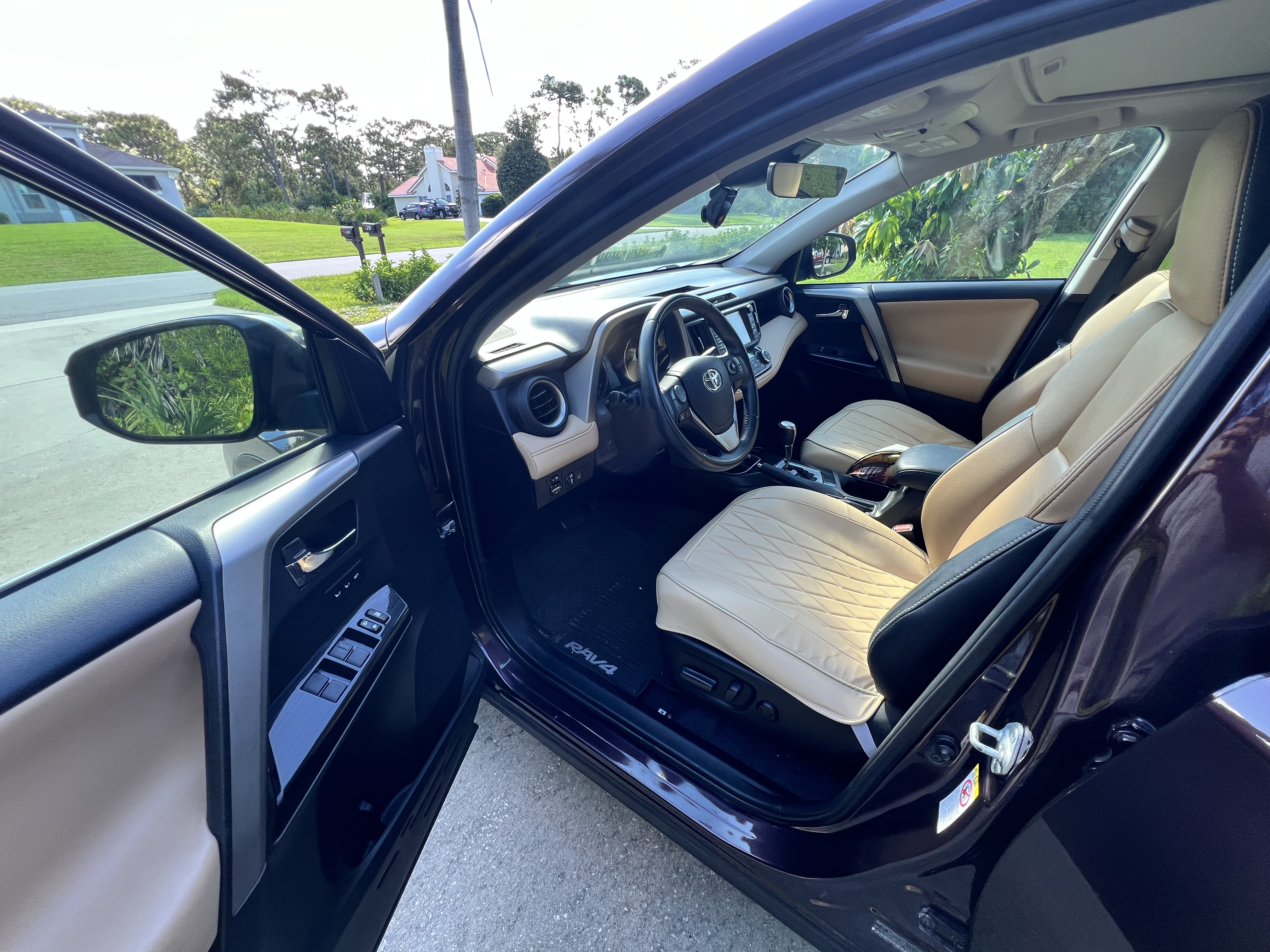 Used 2016 Toyota RAV4 Limited FWD image 9