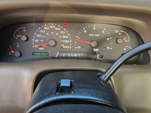 Used 2003 Ford F250 XL image 12