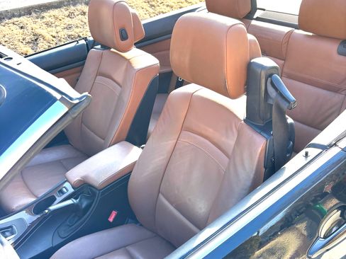 Used 2012 BMW 328i Convertible image 4