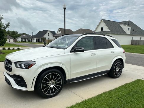 Used 2022 Mercedes-Benz GLE 450 4MATIC image 2